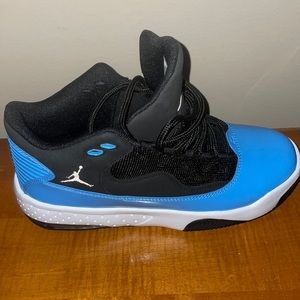 Jordan max aura 2’s (deadstock) never been worn